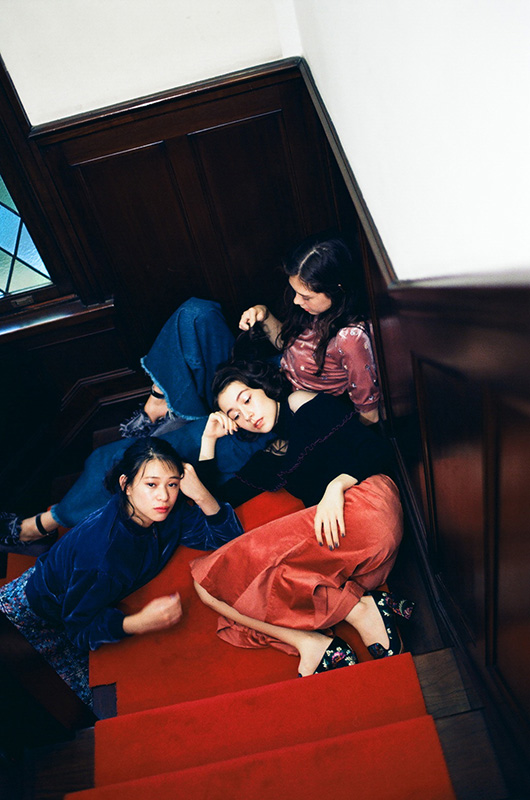 miu/Kurumi emond/Nico Ando