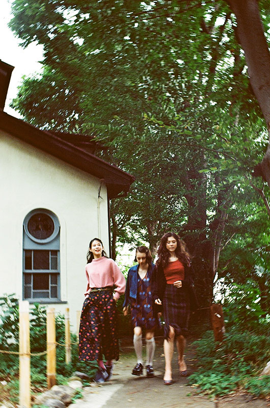 miu/Kurumi emond/Nico Ando